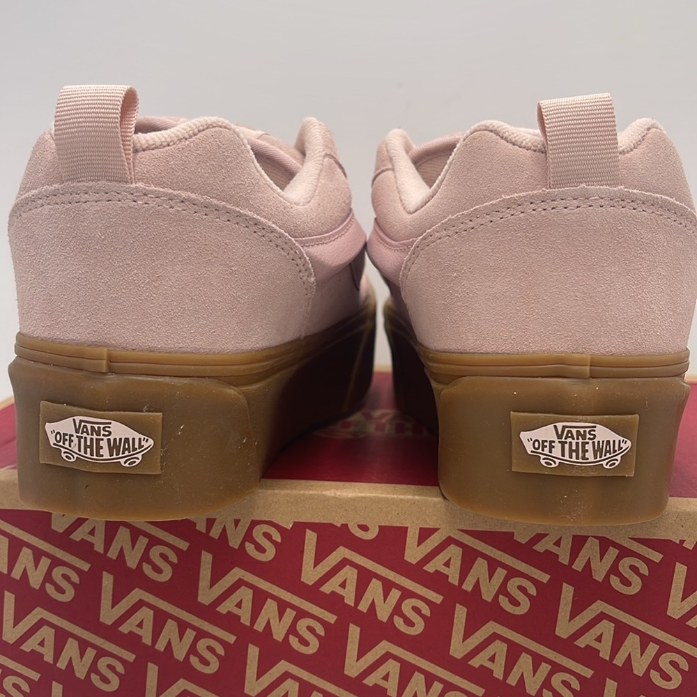 Vans WMNS Knu Stack Rose Smoke/Gum
VN000CP6CYA Platforms Sneakers - Picture 13 of 16
